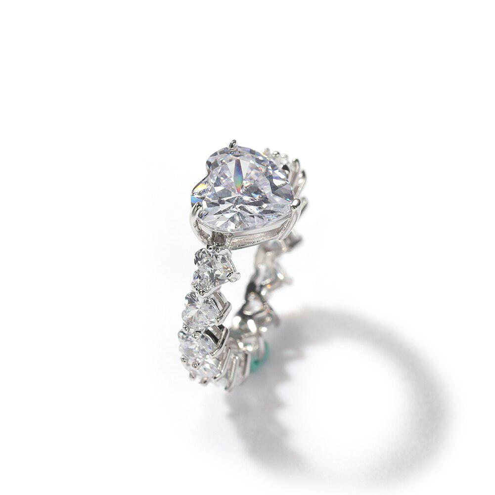 BOLD LOVE DIAMOND RING