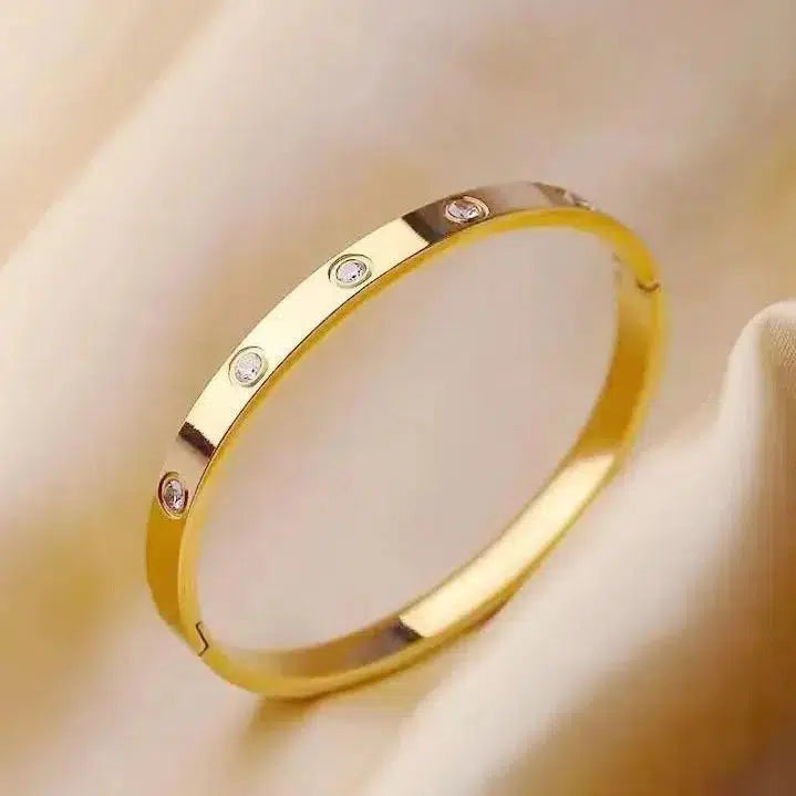 Serene Sparkle Bangle (Gold)